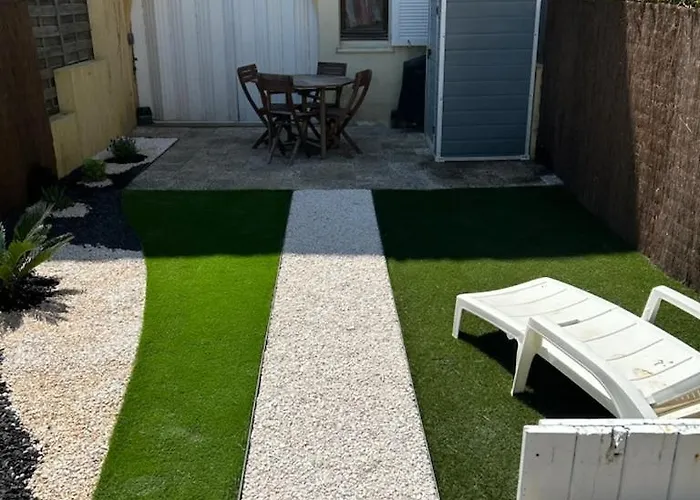 Appartement T2 Avec Son Rez De Jardin De 40 M2 5 Couchages 250M De La Plage Et 15Km De L\'Arena