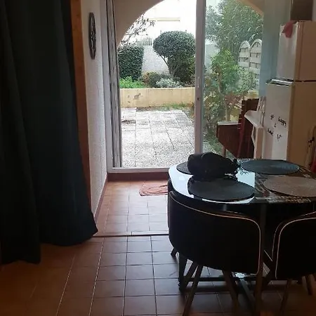 Appartement T2 Avec Son Rez De Jardin De 40 M2 5 Couchages 250M De La Plage Et 15Km De L'Arena Narbonne-Plage Exterior photo