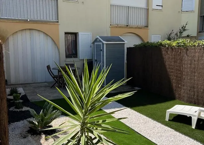 Appartement T2 Avec Son Rez De Jardin De 40 M2 5 Couchages 250M De La Plage Et 15Km De L\'Arena
